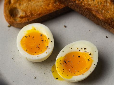 perfect soft boiled eggs test kitchen|crispy soft boiled egg.